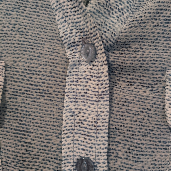 Blue Guess button down shirt - Picture 3 of 4